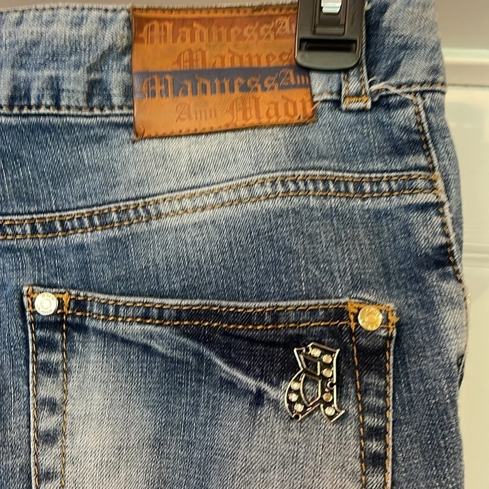 AMN Madness National - medium washed distressed blue jeans - size 28